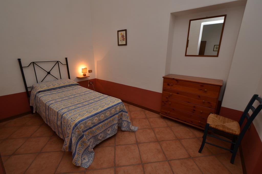 Azienda Agrituristica Allumiere Villa Campiglia Marittima Room photo